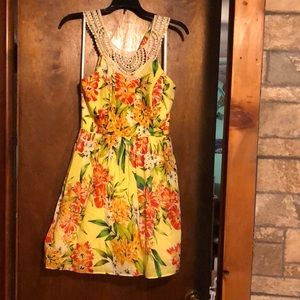 City Triangles Yellow floral spring mini dress jrs 9